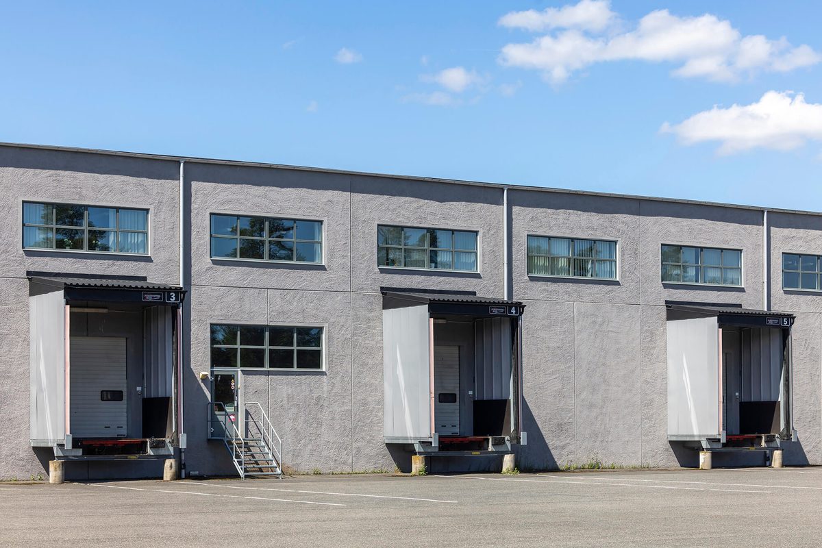A light-industrial property representing Emilshus’s portfolio acquisition of nine properties in Östergötland and Skåne for SEK 341 million.