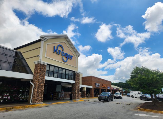 The Kroger-anchored Lynnwood Place shopping center in Jackson, Tennessee, is the 96,613-square-foot property acquired by The Sembler Company and Forge Capital Partners.