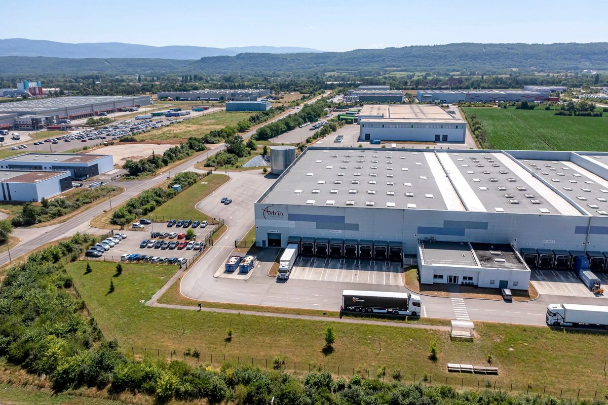 Aerial view of the approximately 24,000-square-meter logistics facility in Saint-Vulbas near Lyon, acquired by SICORE Real Assets from Astr’in through a sale-leaseback transaction.